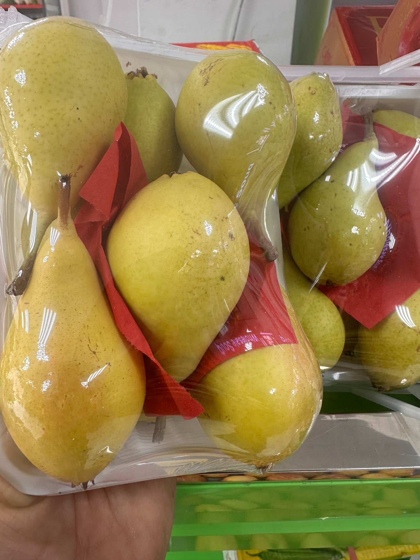 Pears/ Labanon bct كمثرى لبناني بكت