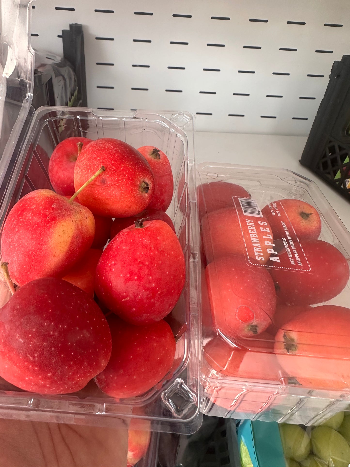 Apple/Red Mini Pct China   تفاح احمر صيني ميني بكت