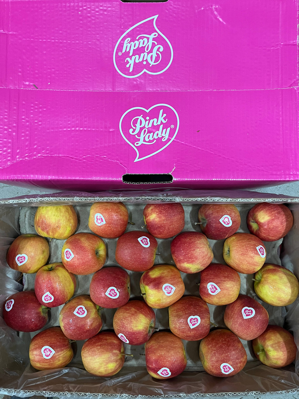 Apple/ Pink Lady 18kg تفاح بينك ليدي