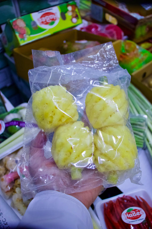 Pineapple Peeled/ Thailand اناناس مقشر تايلاندي