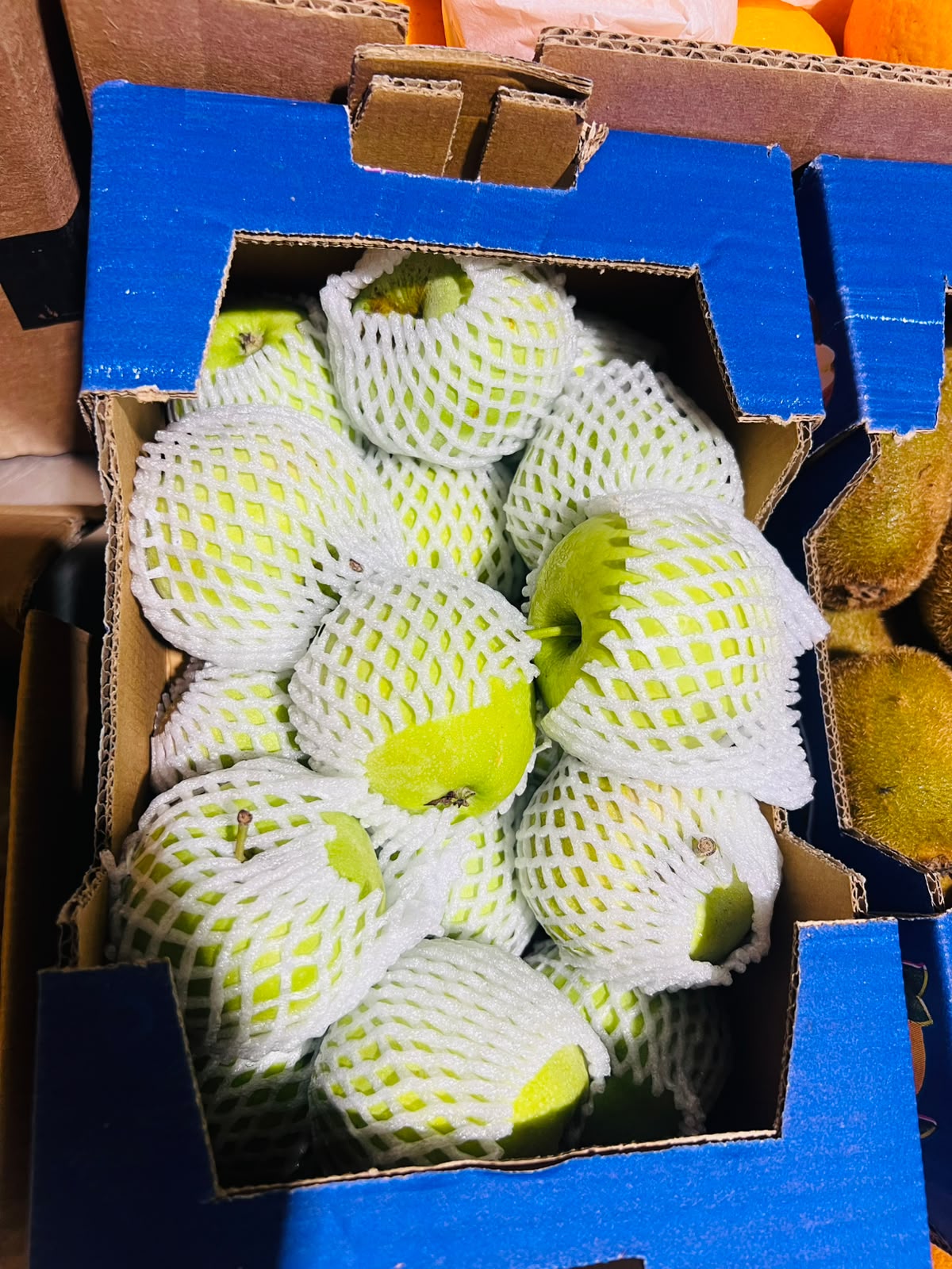 Apple/ China green box  كرتون تفاح اخضر صيني